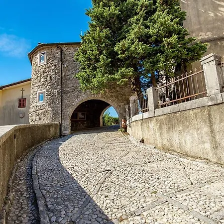 Birdsong Getaway 아파트