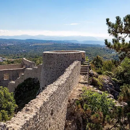 Birdsong Getaway * Jurdani